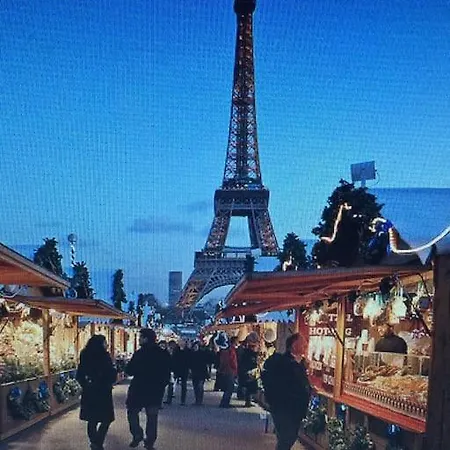 5 Minutes Village Olympique Tour Eiffel Paris